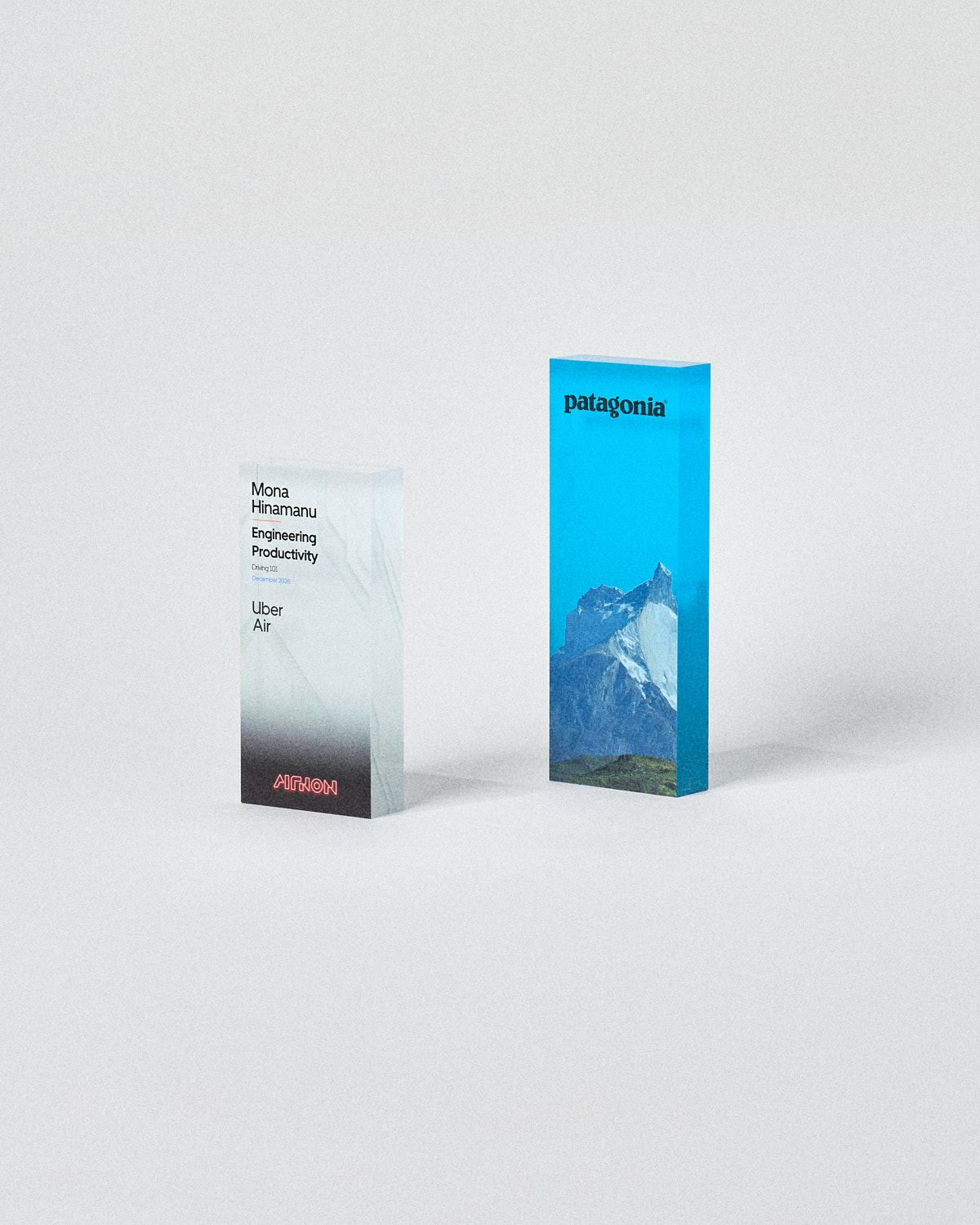 Troph&eacute;es en plexiglas personnalis&eacute;s Sustain Awards